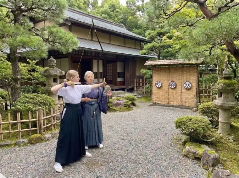 Mini Japanese archery experience for beginners in a Nagoya garden
